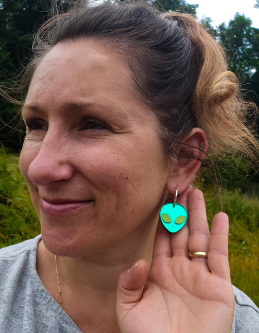 💫 We Come in Peace Matching Set: Earrings + Collar Charm - Morti's Fun Club