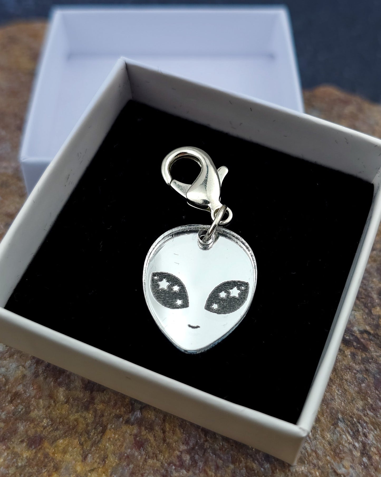 We Come in Peace Collar Charm - Morti's Fun Club