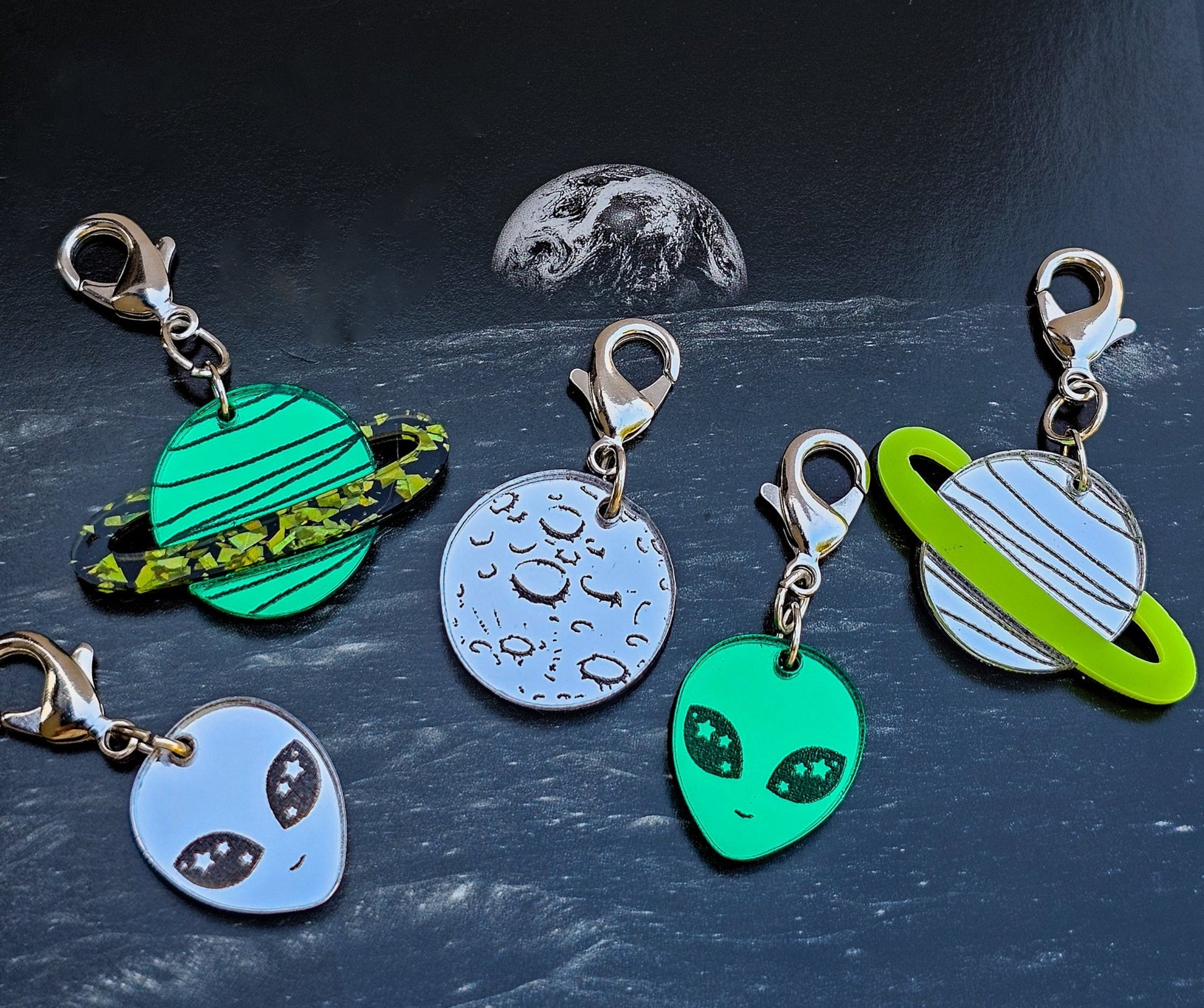 We Come in Peace Collar Charm - Morti's Fun Club