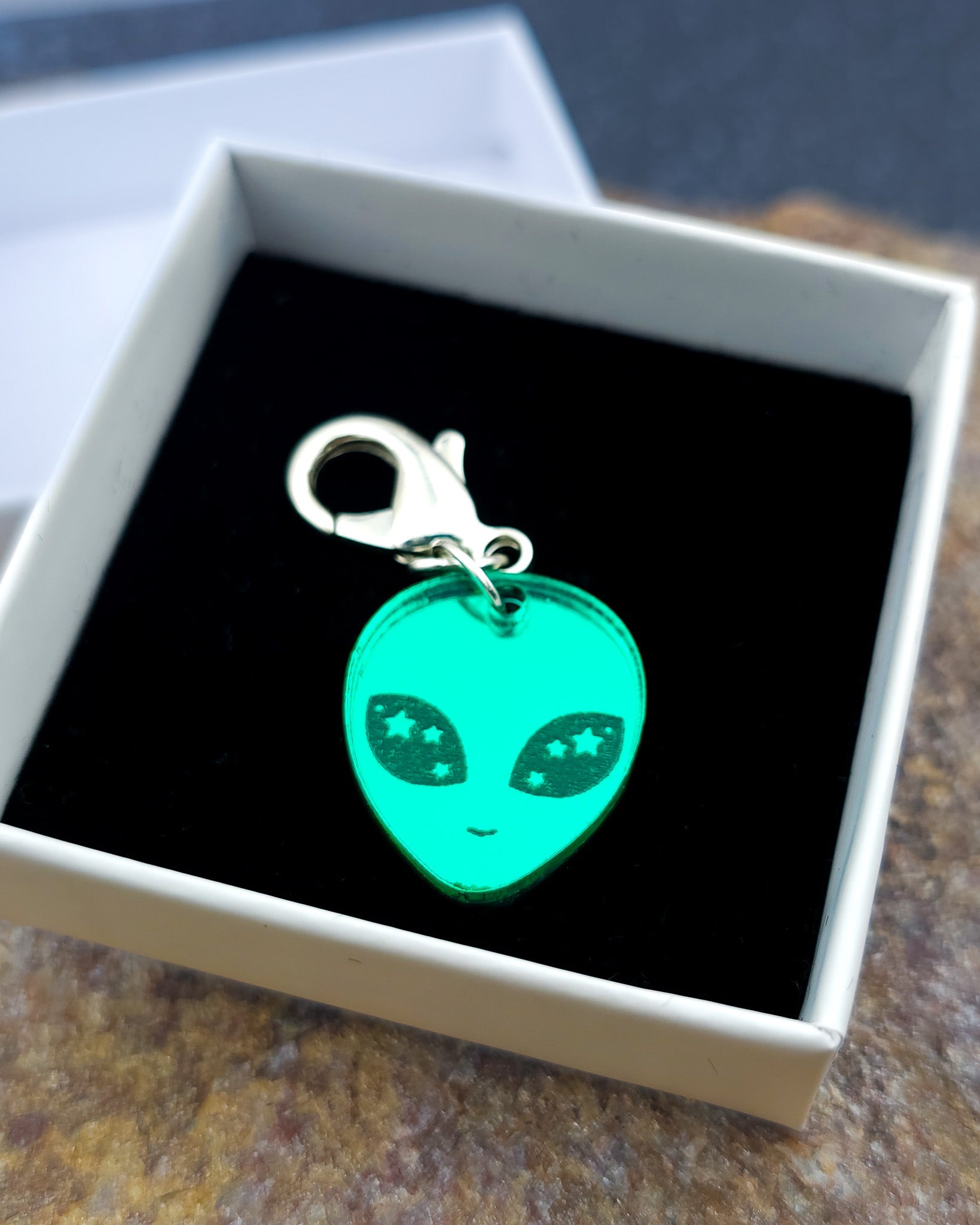 We Come in Peace Collar Charm - Morti's Fun Club